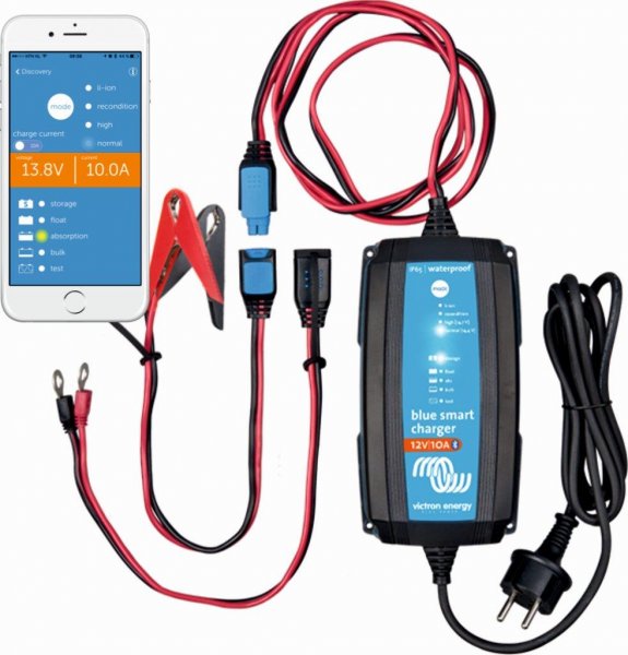 Victron Chytrá nabíječka baterií BlueSmart 12 V IP65 + DC konektor 25 A