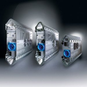 Büttner Elektronik Měnič napětí : 230 V z palubní baterie MT 1200 SI-N ano 1200 W / 2000 W