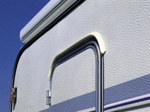 Fiamma Okapový žlábek Drip Stop na stěnu 300 cm