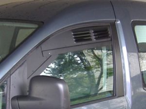 HKG Větrací mřížka stahovacího okna VW T5/T6 2003 a novější