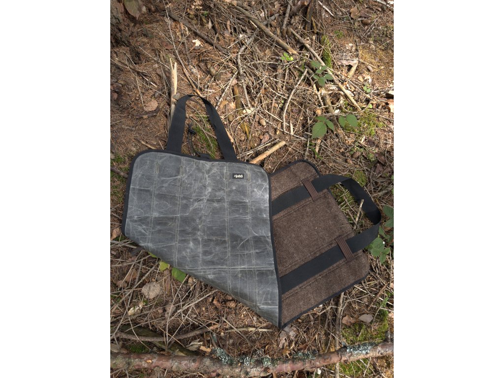 JUBÖ Sedátko a nosítko Bushcraft Waxed Wool Haul 2-in-1
